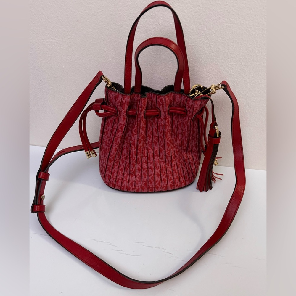 Michael Kors‎ Willa Bucket Bag EUC